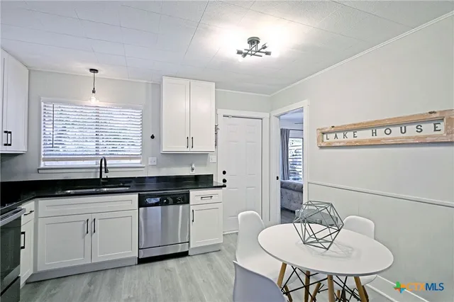 $1,750 | 553 Scenic Drive, Canyon Lake, TX 78133