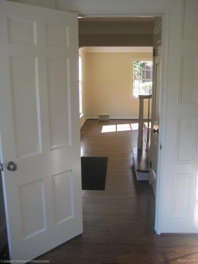 548 Hawthorne Road Grosse Pointe, MI 48236 - Photo 23 of 23 1048 Hawthorne (20)