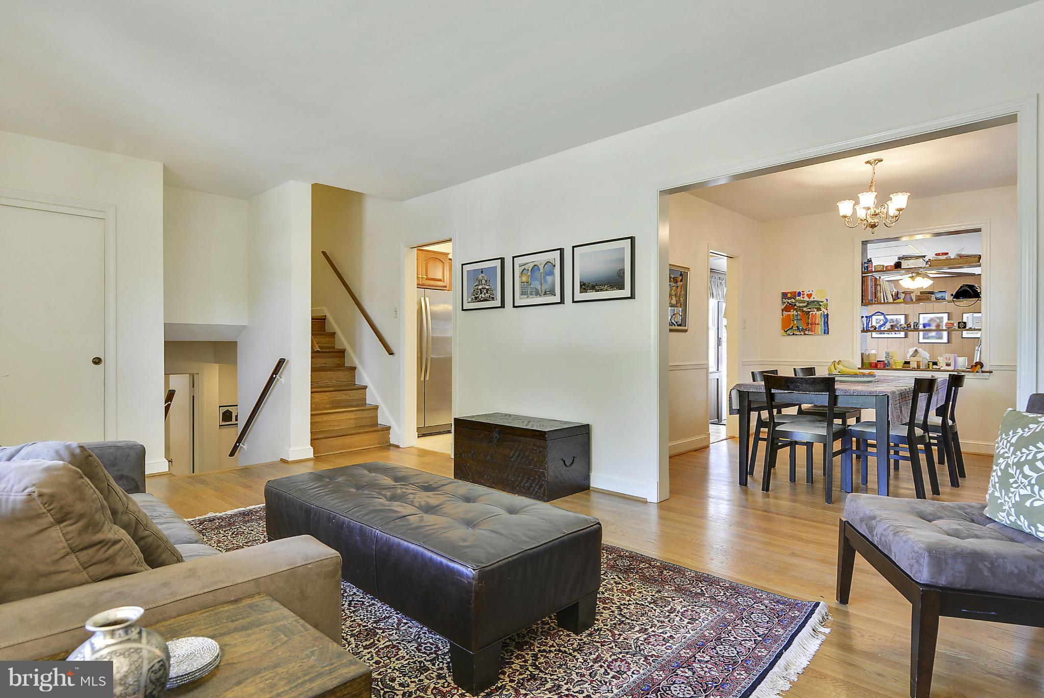 6010 Walton Road Bethesda, MD 20817 - Photo 5 of 30 Living Room