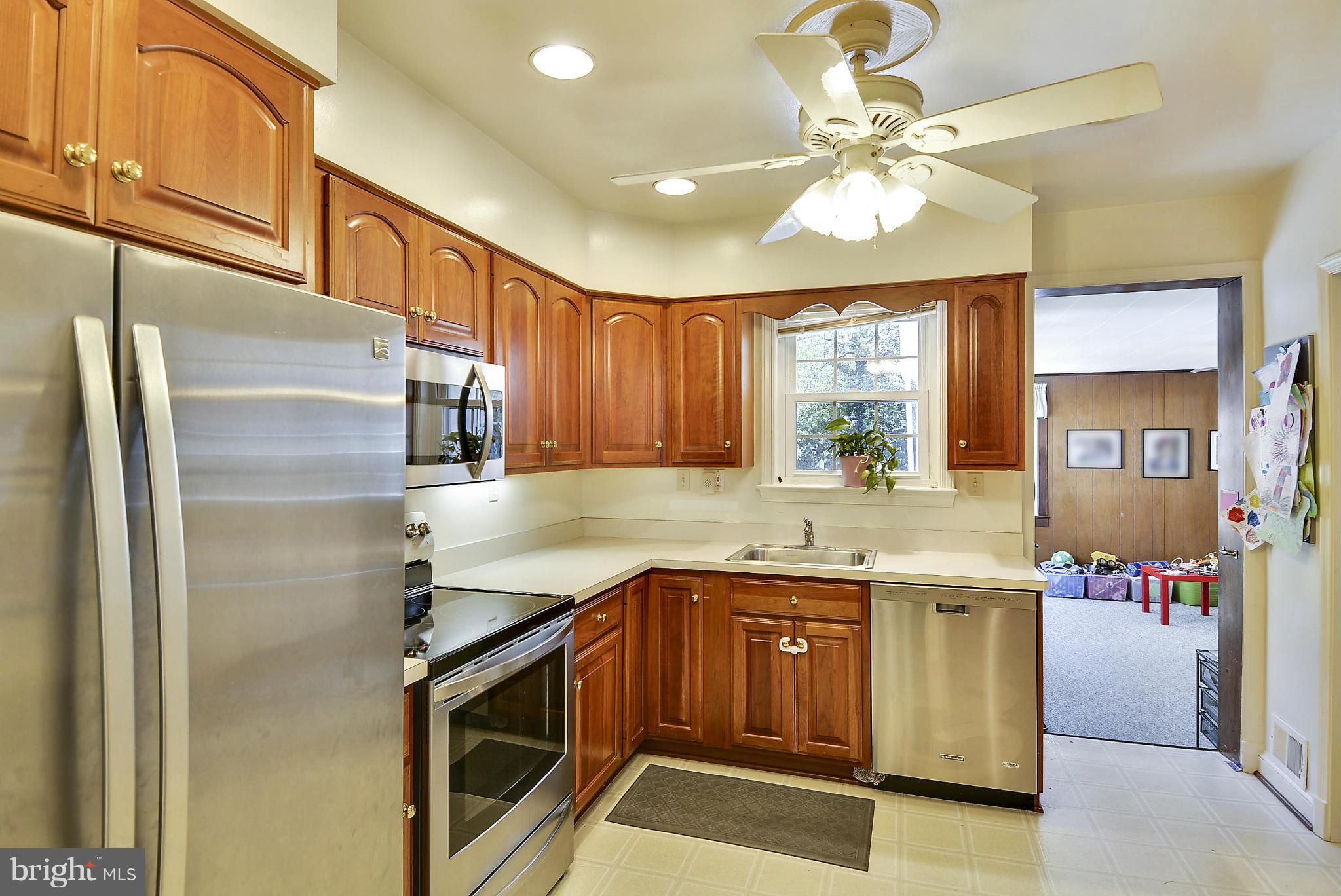 6010 Walton Road Bethesda, MD 20817 - Photo 9 of 30 Kitchen