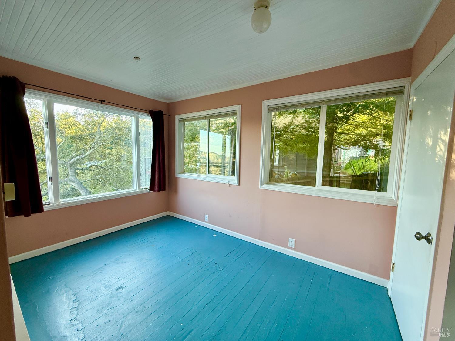 412 Scenic Road Fairfax, CA 94930 - Photo 7 of 24 Guest Room