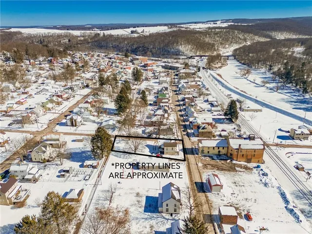 $118,000 | 451 Main Street, Rockwood, PA 15557