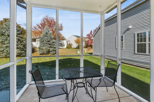 $349,900 | 602 Clearwater Court, Oswego, IL 60543