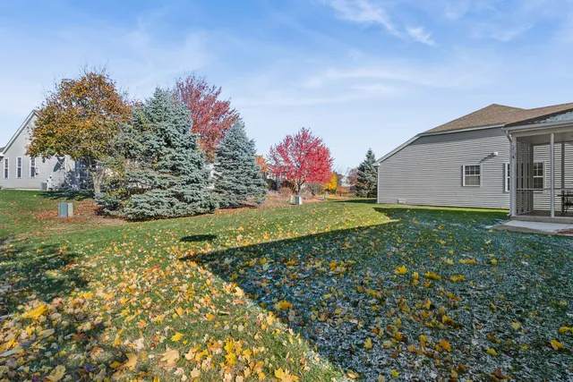 $349,900 | 602 Clearwater Court, Oswego, IL 60543