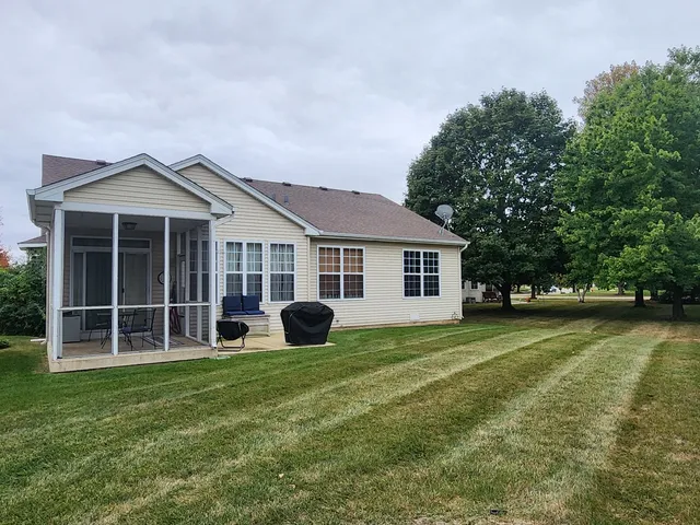 $349,900 | 602 Clearwater Court, Oswego, IL 60543