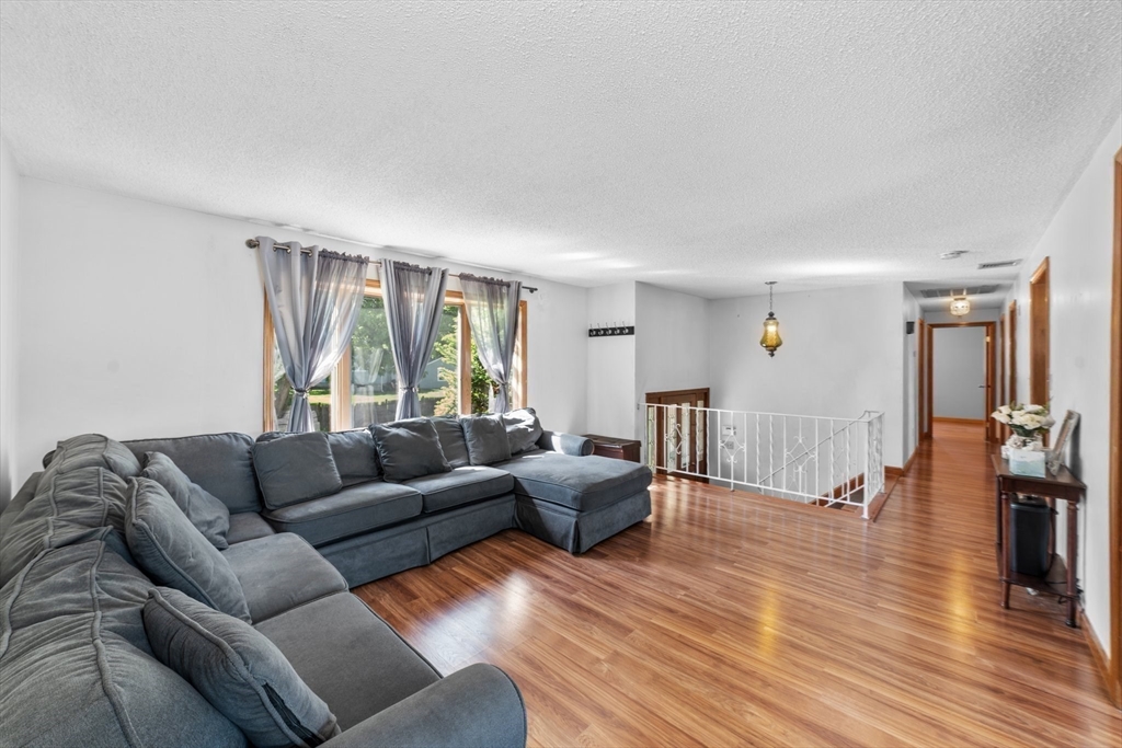 11 Oakwood Road Wilmington, MA 01887 - Photo 12 of 31 Gallery Image 12