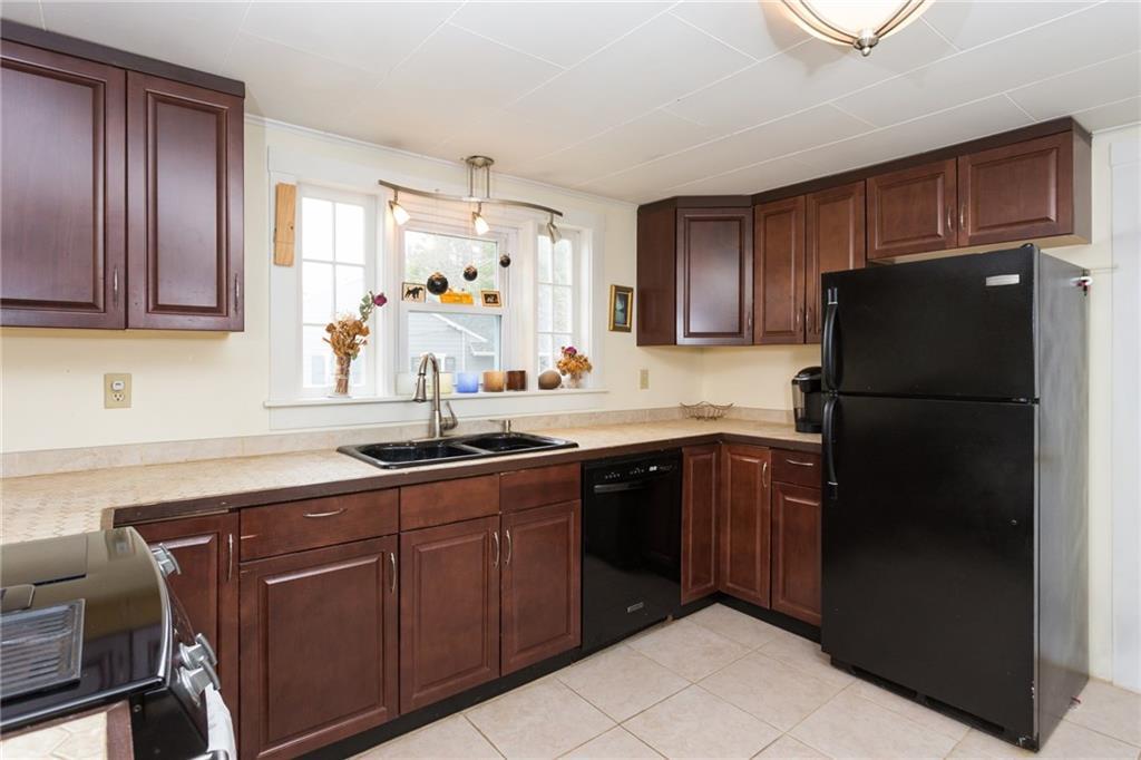 26 Shapleigh Road Kittery, ME 03904 - Photo 9 of 23 Photo
