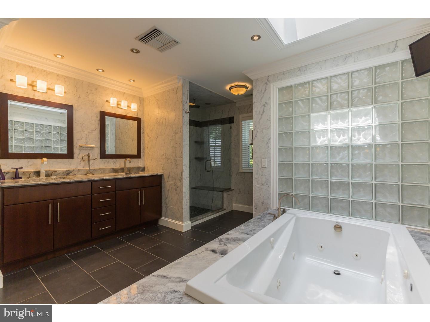 607 Greentree Road Sewell, NJ 08080 - Photo 18 of 25