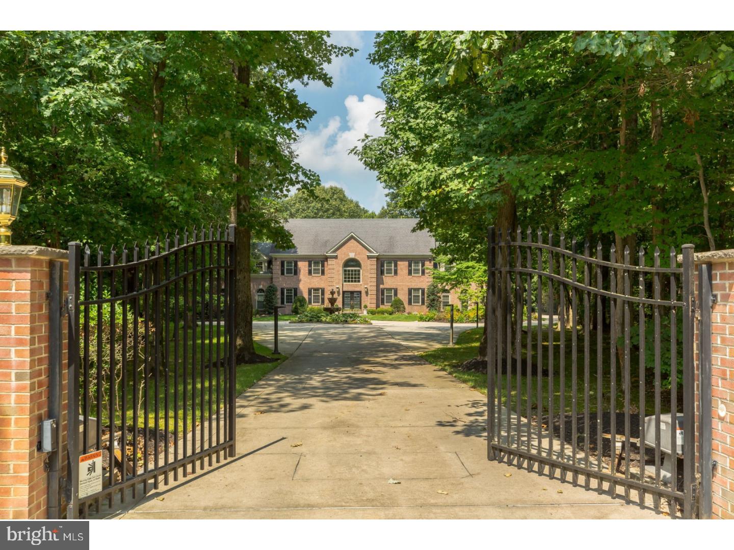607 Greentree Road Sewell, NJ 08080 - Photo 3 of 25