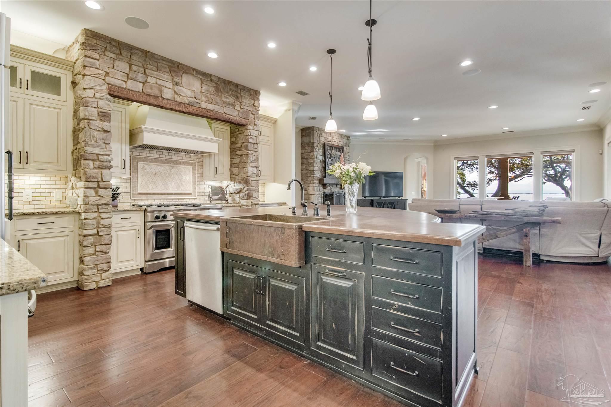 5113 Soundside Drive Gulf Breeze, FL 32563 - Photo 21 of 72