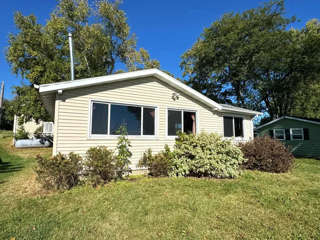 $324,900 | N9384 Idle Hour Drive, Randolph, WI 53956