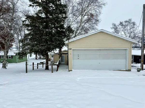 $324,900 | N9384 Idle Hour Drive, Randolph, WI 53956