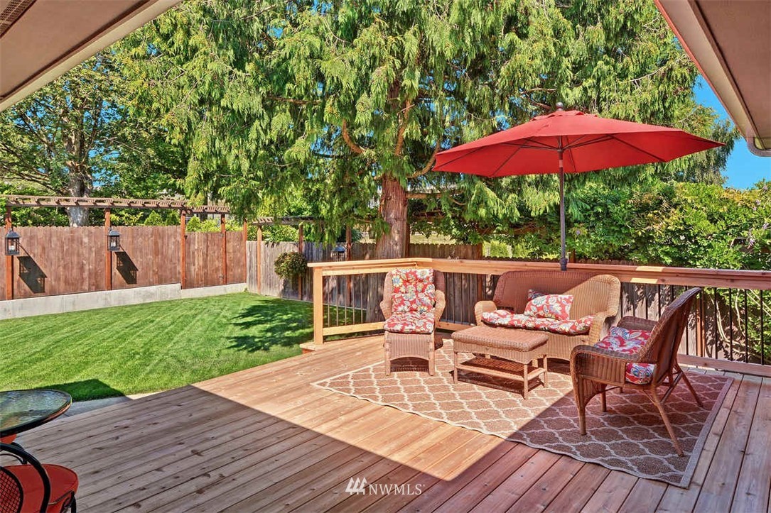 10612 Northeast 195th Street Bothell, WA 98011 - Photo 20 of 24