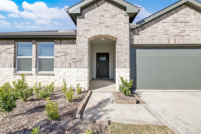 $2,400 | 30606 Windermere Peaks Lane, Fulshear, TX 77494