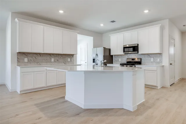 $2,400 | 30606 Windermere Peaks Lane, Fulshear, TX 77494