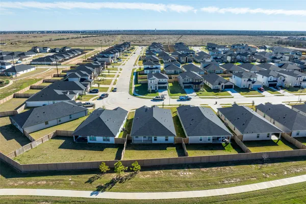 $2,300 | 30606 Windermere Peaks Lane, Fulshear, TX 77494