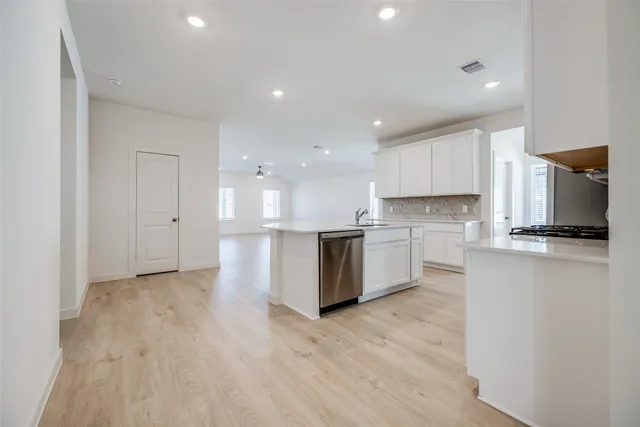 $2,400 | 30606 Windermere Peaks Lane, Fulshear, TX 77494