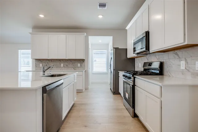 $2,400 | 30606 Windermere Peaks Lane, Fulshear, TX 77494