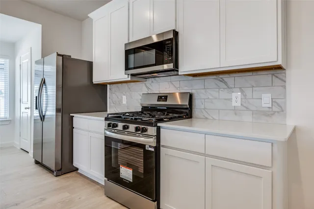 $2,400 | 30606 Windermere Peaks Lane, Fulshear, TX 77494