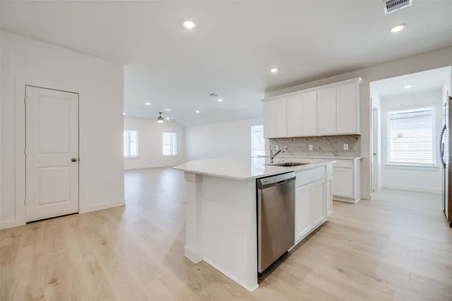 $2,400 | 30606 Windermere Peaks Lane, Fulshear, TX 77494