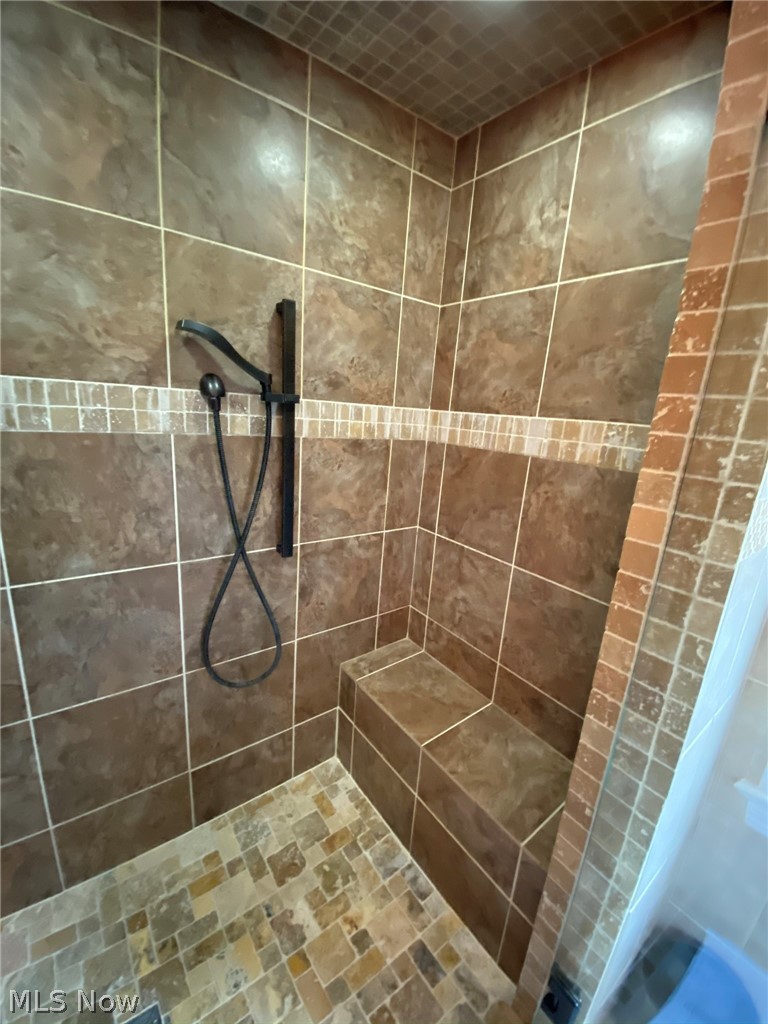 4654 Landchester Road Cleveland, OH 44109 - Photo 4 of 6 Gallery Image 4