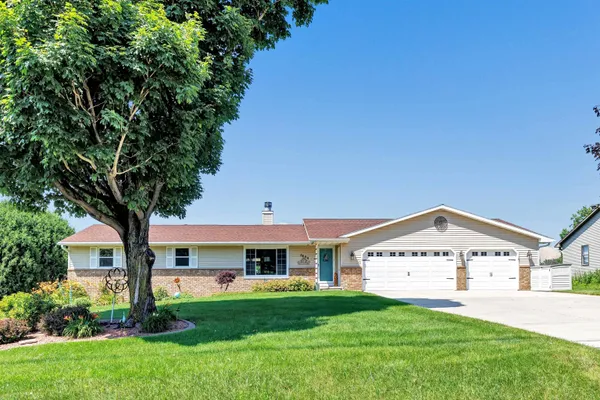 $389,900 | 3659 VanLaanen Road, Green Bay, WI 54311