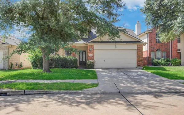 $2,400 | 6307 South Wintersage Lane, Houston, TX 77066