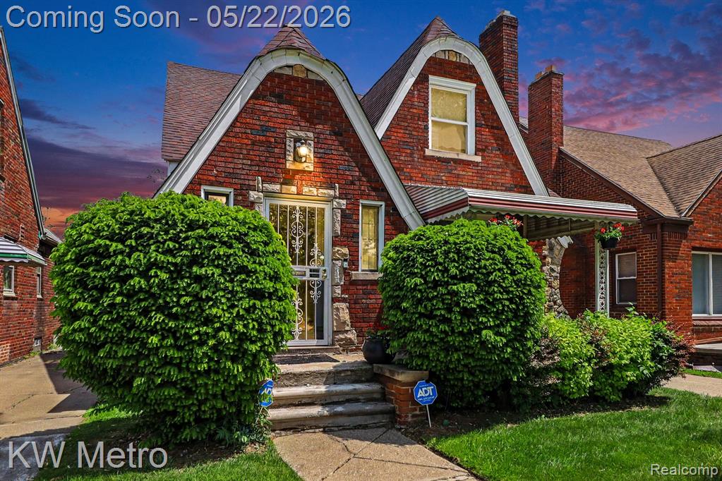 9116 Meyers Road Detroit, MI 48228 - Photo 2 of 17