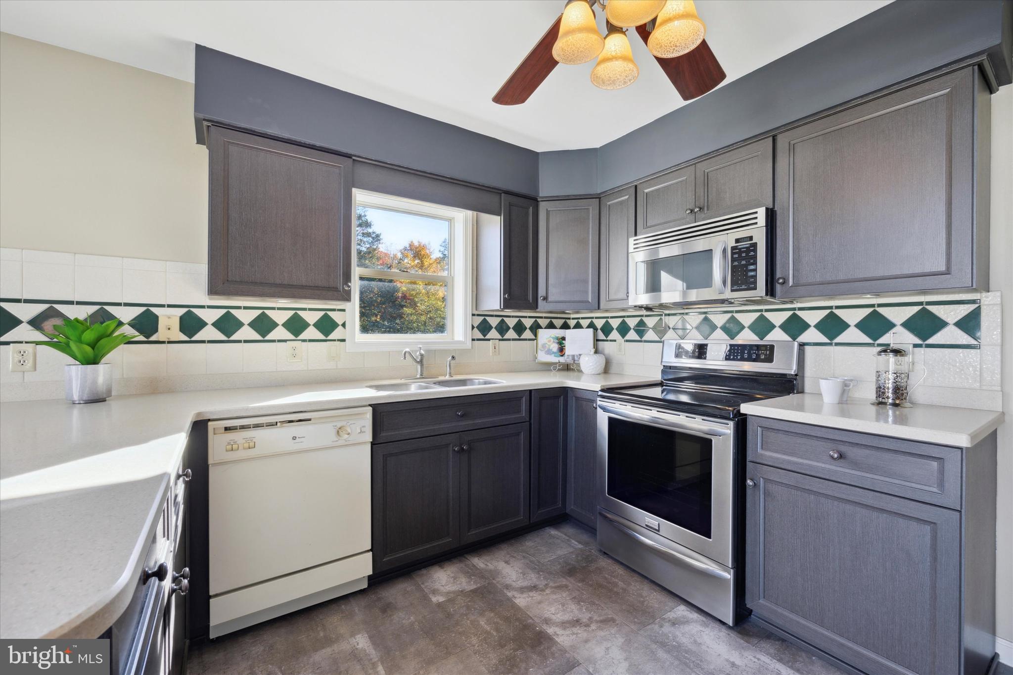 2943 Upper Ridge Road Pennsburg, PA 18073 - Photo 14 of 49