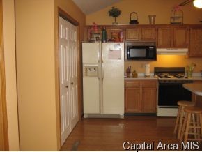 111 West Raylots Spaulding, IL 62561 - Photo 4 of 12 Gallery Image 4