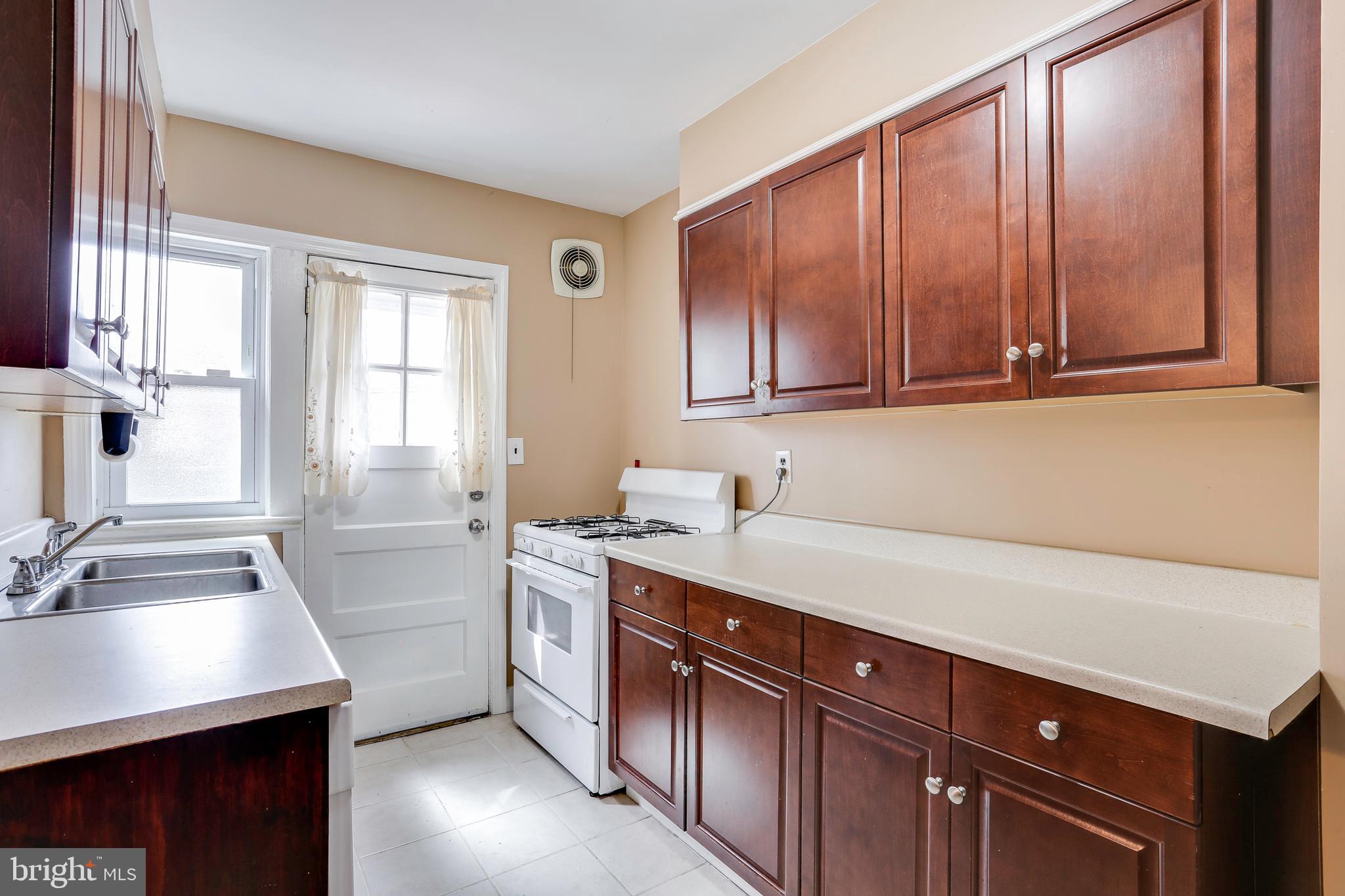 1705 Glen Ridge Road Towson, MD 21286 - Photo 12 of 34