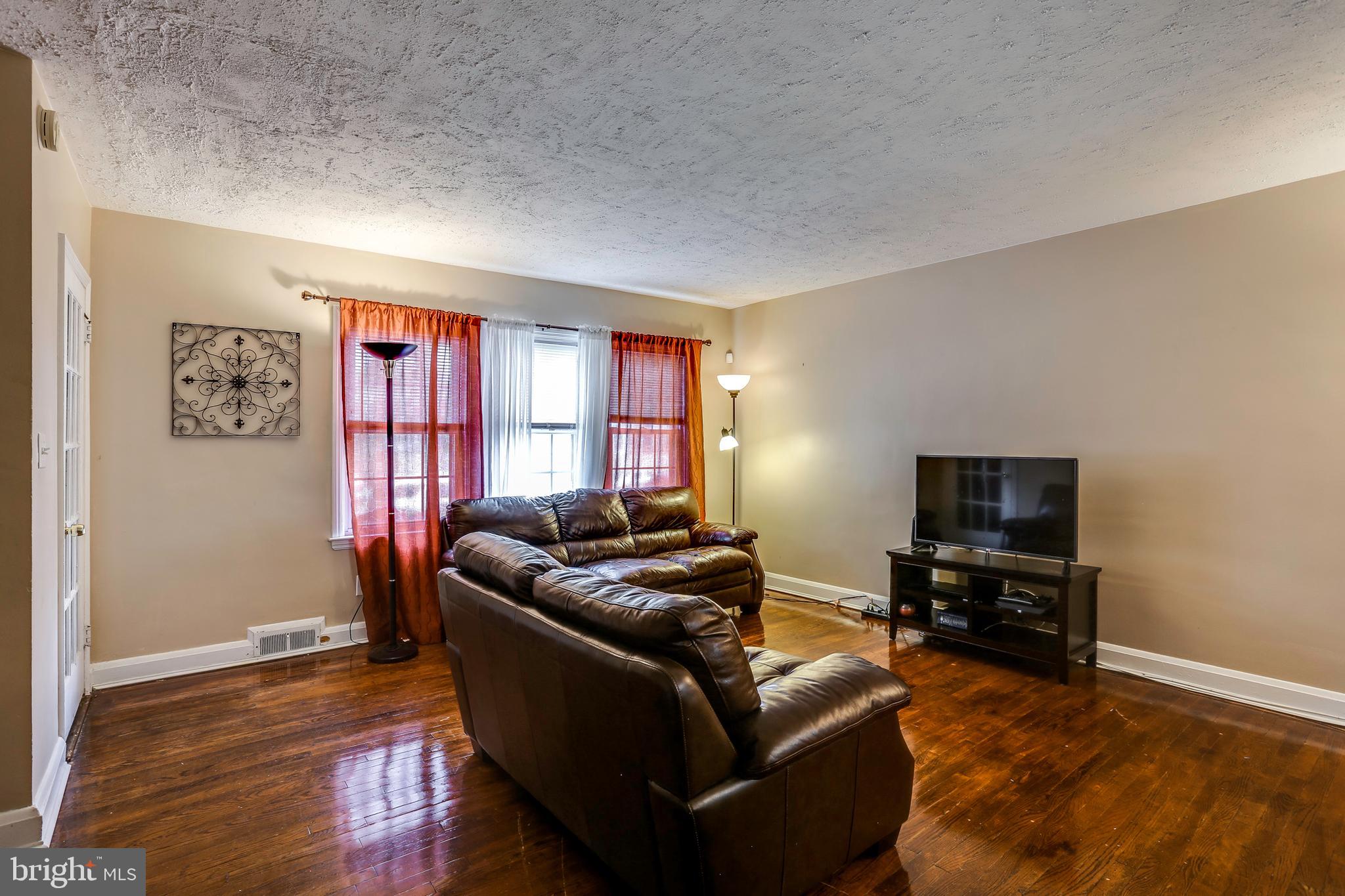 1705 Glen Ridge Road Towson, MD 21286 - Photo 5 of 34