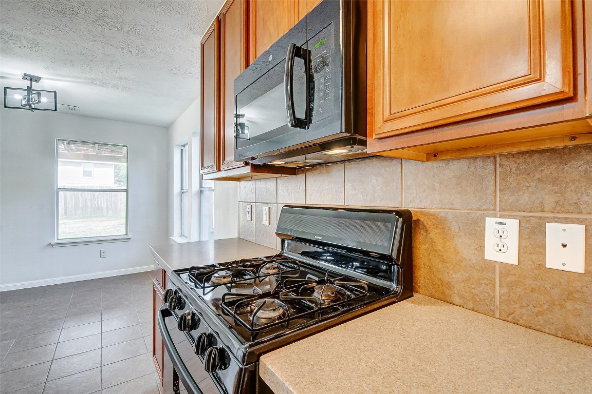 1910 Adobe Falls Drive Spring, TX 77388 - Photo 13 of 50