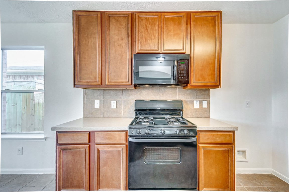 1910 Adobe Falls Drive Spring, TX 77388 - Photo 14 of 50