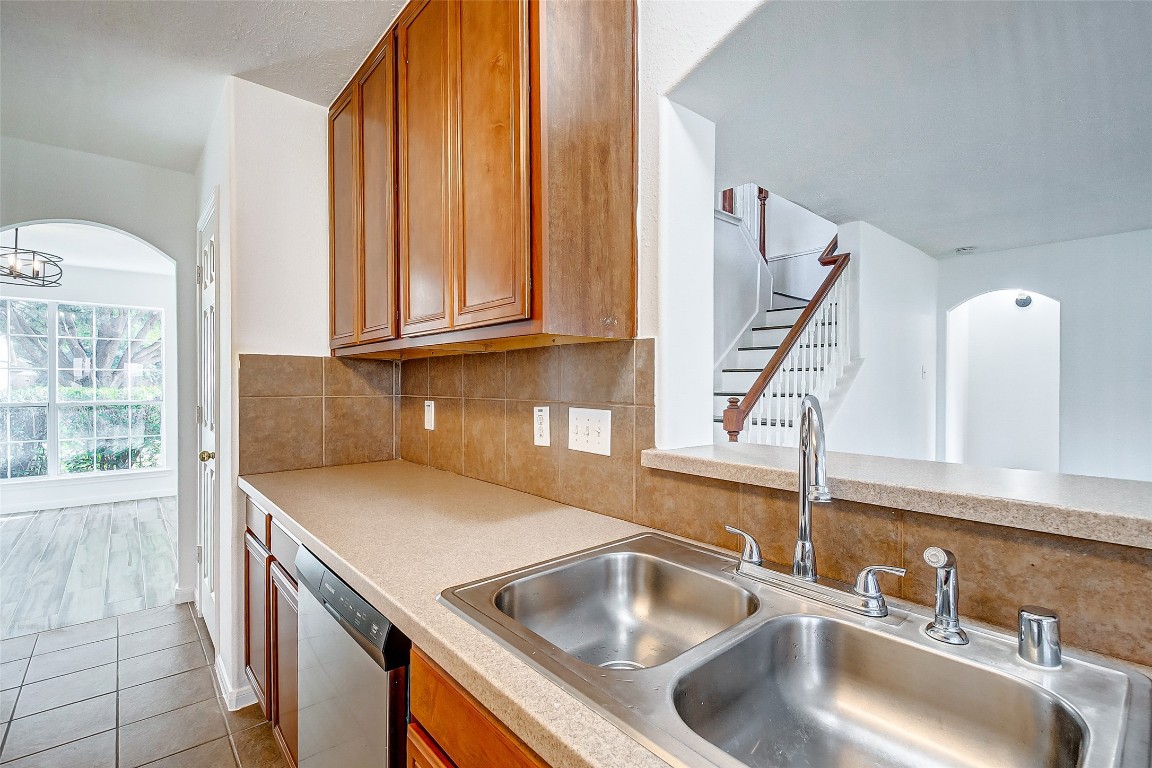 1910 Adobe Falls Drive Spring, TX 77388 - Photo 16 of 50