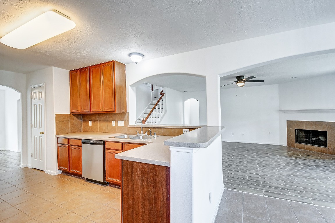 1910 Adobe Falls Drive Spring, TX 77388 - Photo 18 of 50