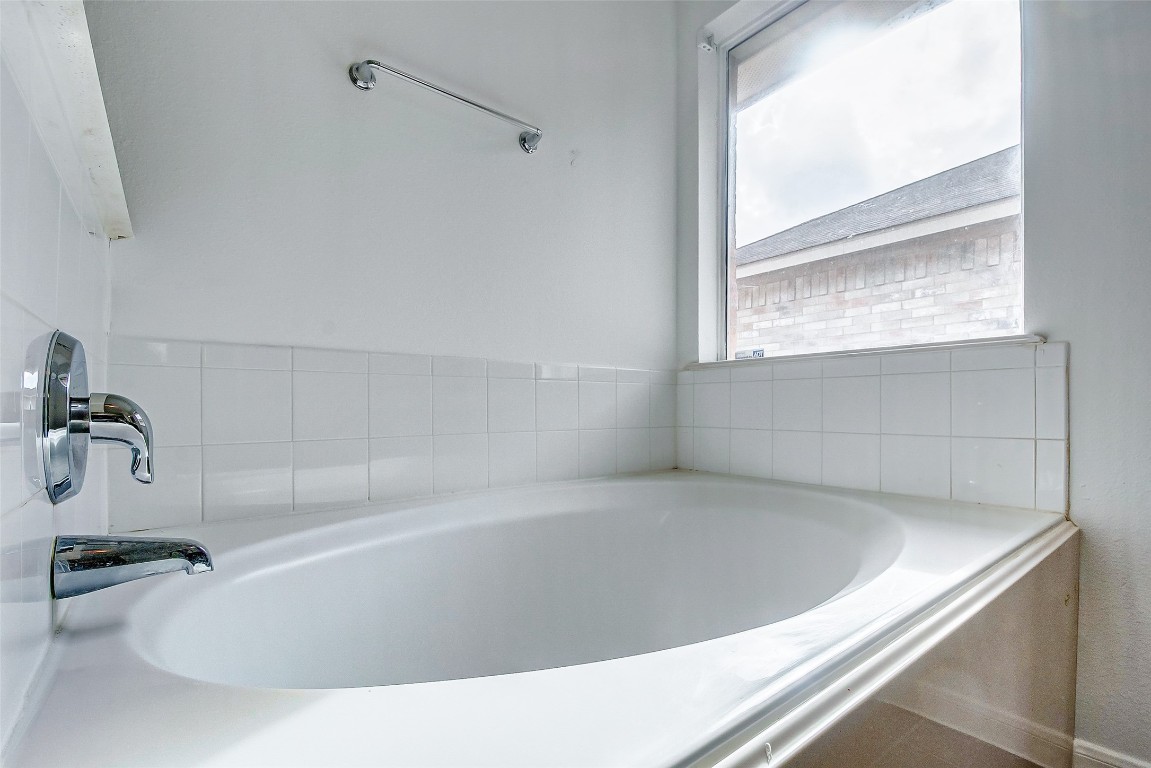 1910 Adobe Falls Drive Spring, TX 77388 - Photo 31 of 50