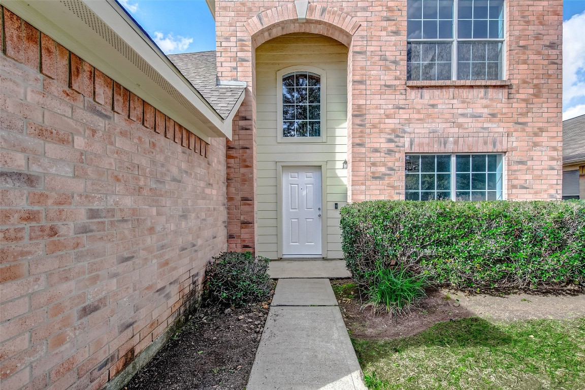 1910 Adobe Falls Drive Spring, TX 77388 - Photo 4 of 50