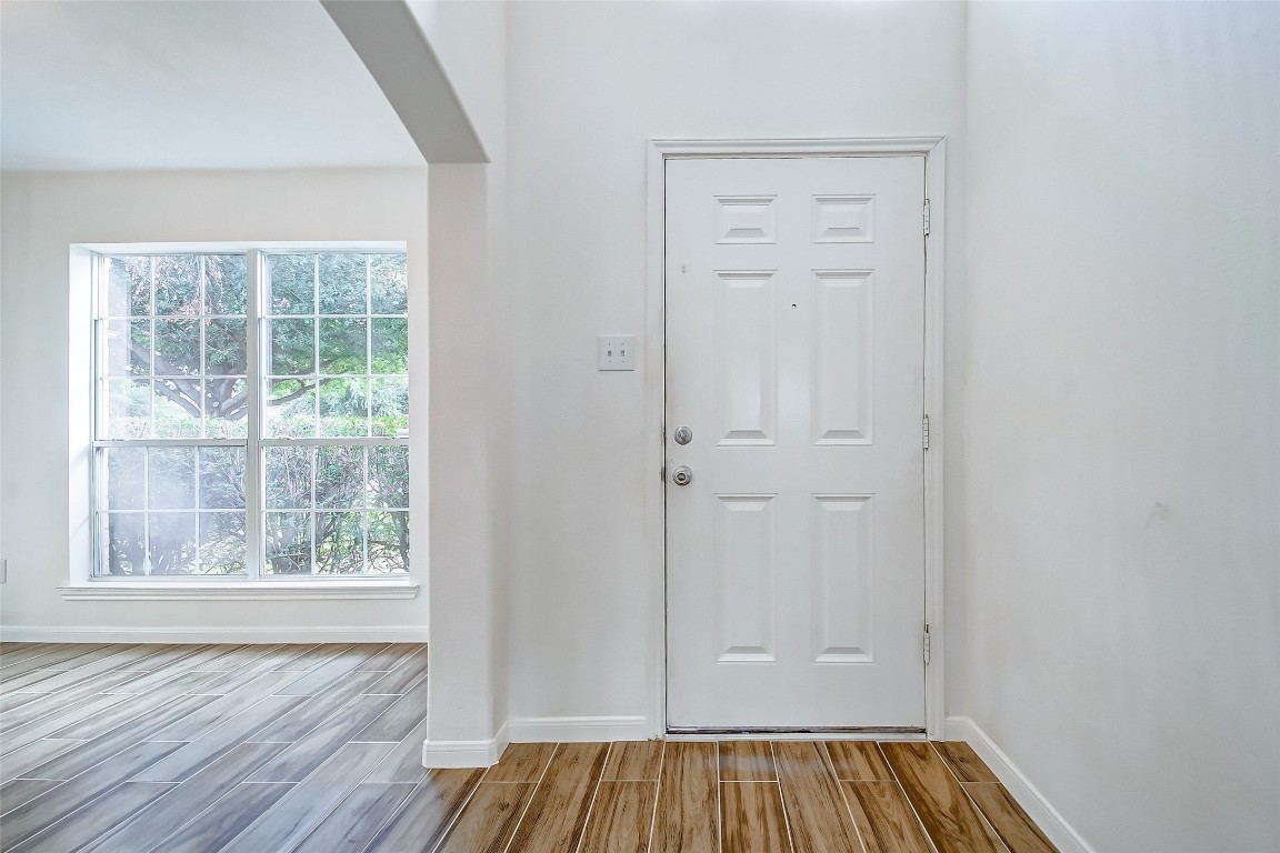 1910 Adobe Falls Drive Spring, TX 77388 - Photo 6 of 50