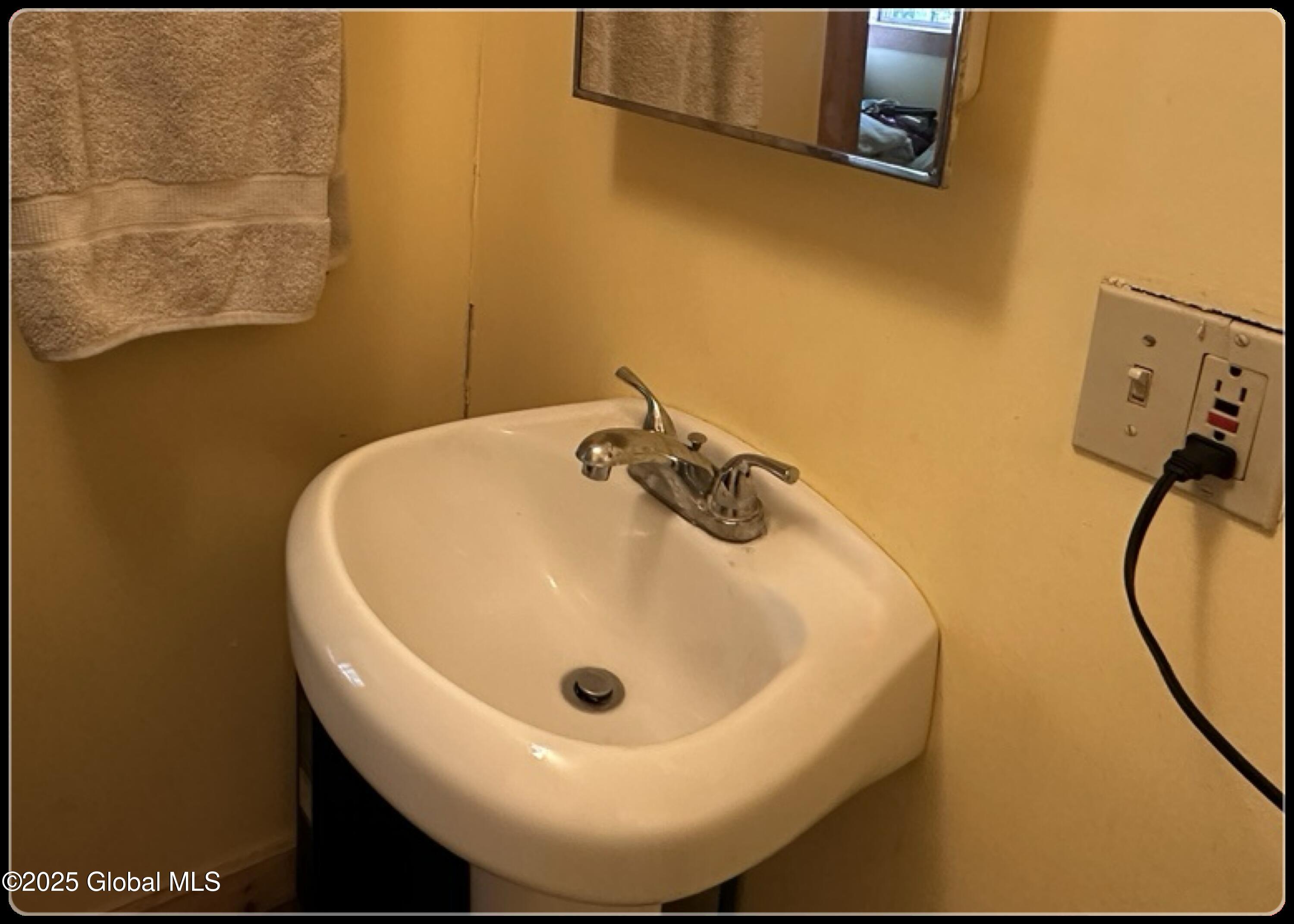 2368 County Rte 12 Whitehall, NY 12887 - Photo 14 of 25 IMG_0323