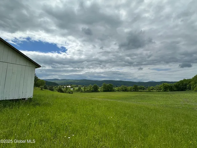 $200,000 | 2368 County Rte 12, Whitehall, NY 12887