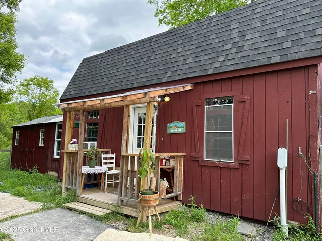 $200,000 | 2368 County Rte 12, Whitehall, NY 12887