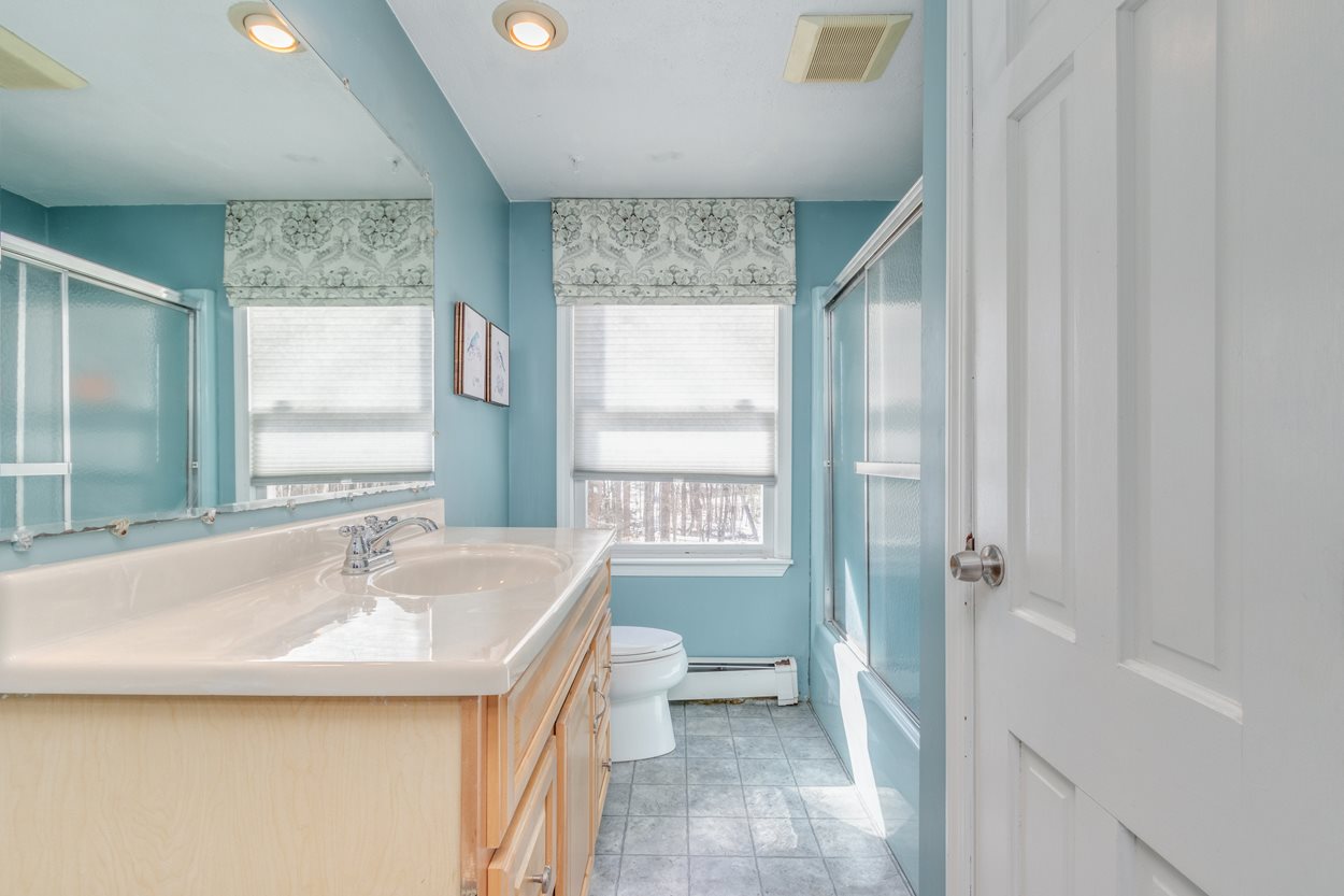 96 Wash Pond Road Hampstead, NH 03841 - Photo 21 of 32