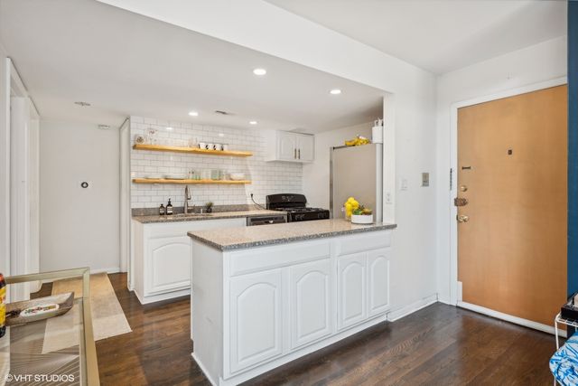 $390,000 | 1122 West Altgeld Street, Unit 10, Chicago, IL 60614