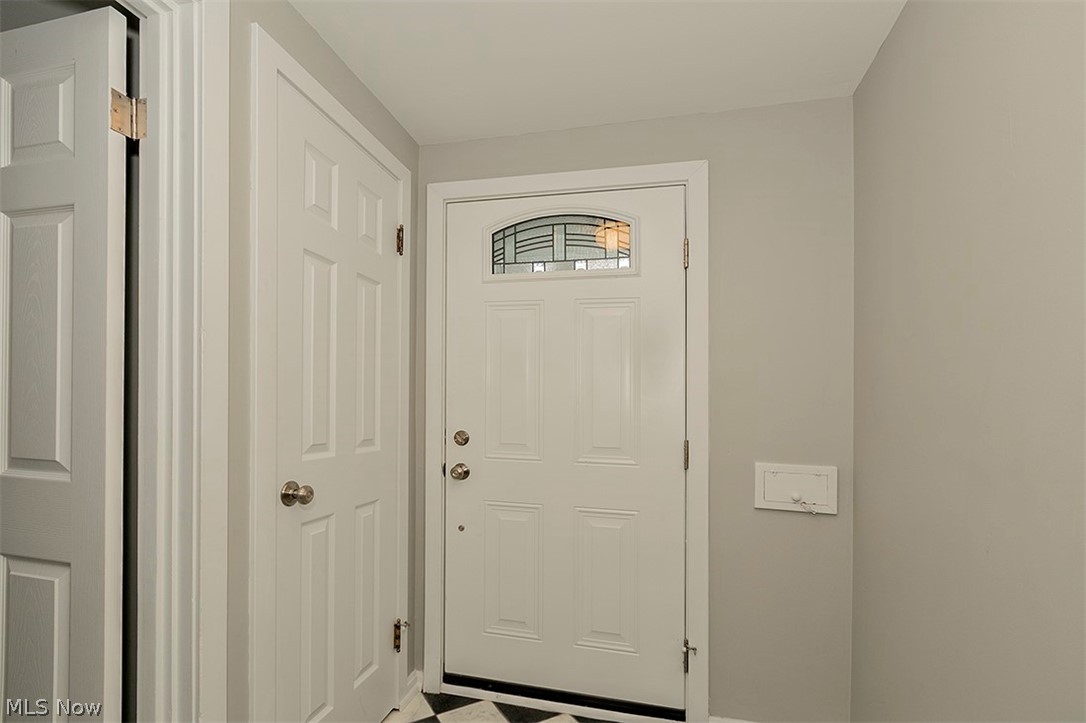 1611 Richmond Road Cleveland, OH 44124 - Photo 4 of 35 Gallery Image 4