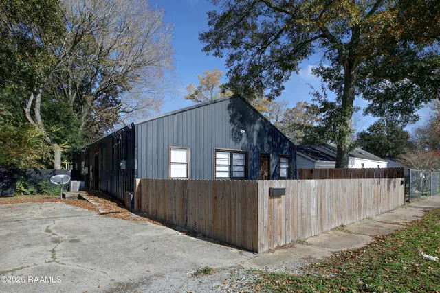 $149,888 | 807-809 East Vermilion Street, Abbeville, LA 70510