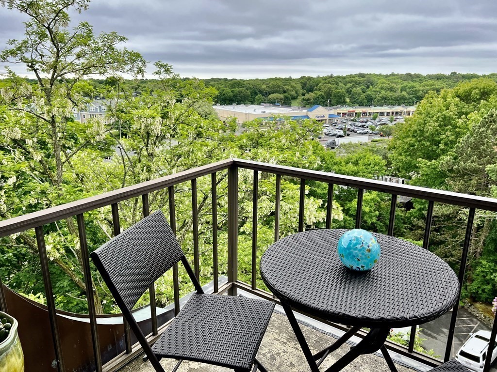 1008 Paradise Road, Unit PHG Swampscott, MA 01907 - Photo 21 of 41 Gallery Image 21