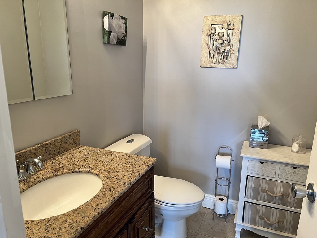 1008 Paradise Road, Unit PHG Swampscott, MA 01907 - Photo 22 of 41 Gallery Image 22