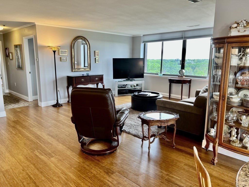 1008 Paradise Road, Unit PHG Swampscott, MA 01907 - Photo 10 of 41 Gallery Image 10