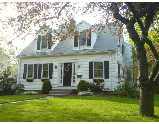 7 Emerson Place Needham, MA 02492 - Photo 2 of 13 Gallery Image 2